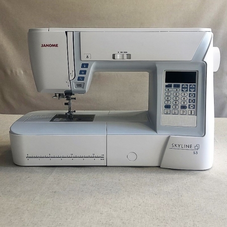 Machine à coudre Skyline S3 Janome